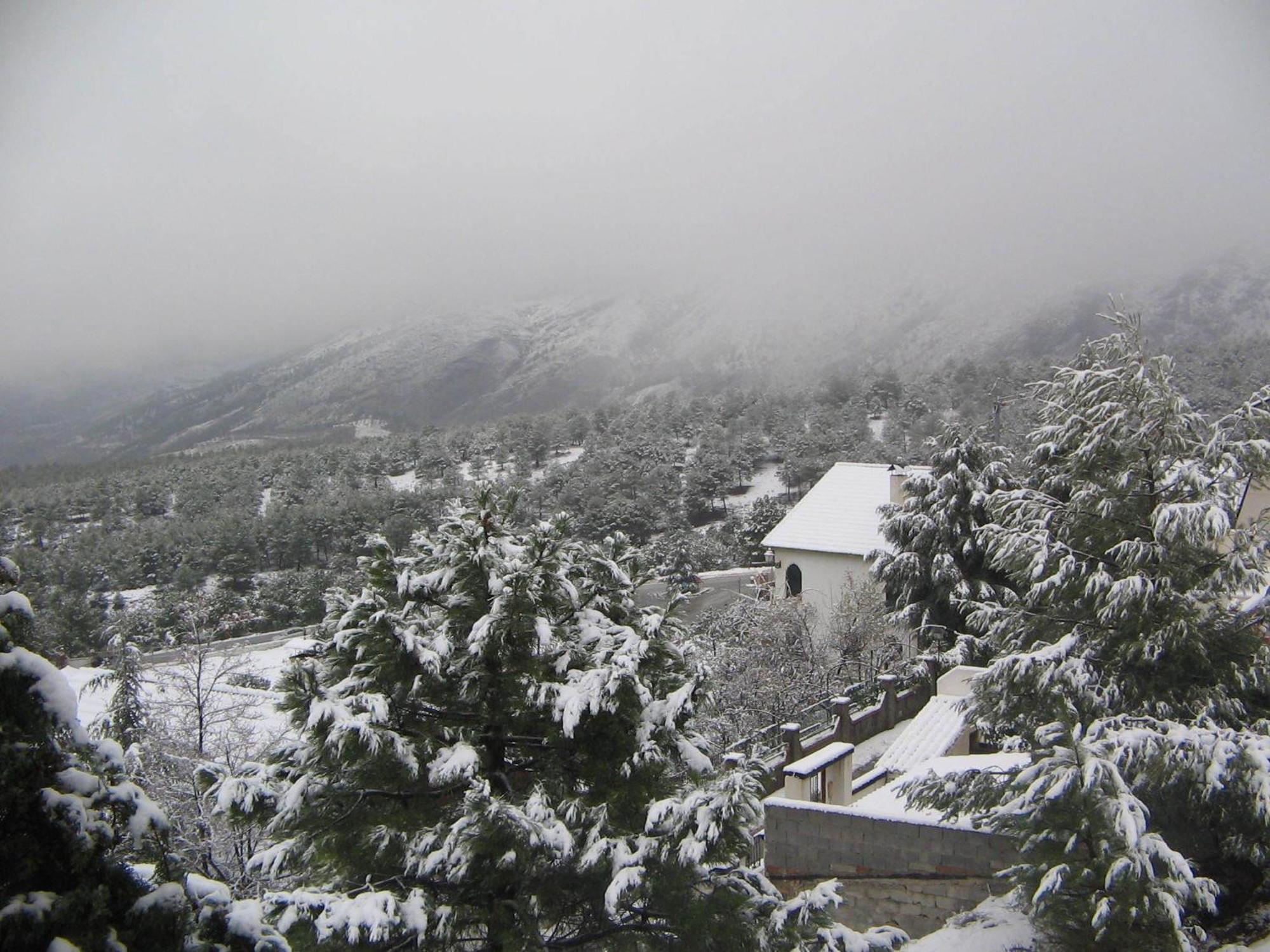 Hotel El Balcon De Las Nieves ลาซูเบีย ภายนอก รูปภาพ