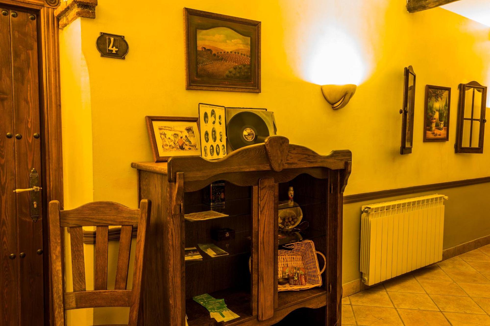 Hotel El Balcon De Las Nieves ลาซูเบีย ภายนอก รูปภาพ
