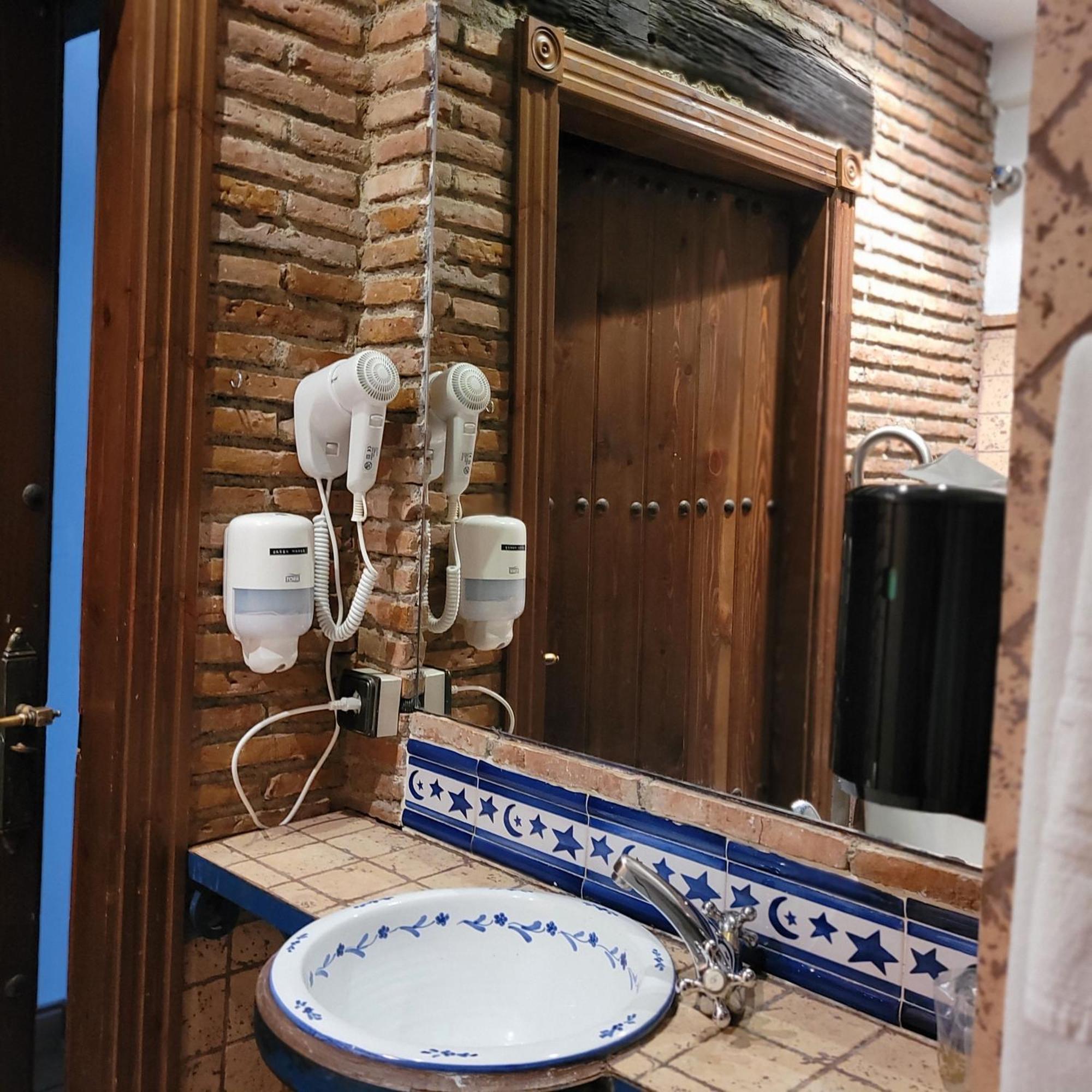 Hotel El Balcon De Las Nieves ลาซูเบีย ภายนอก รูปภาพ