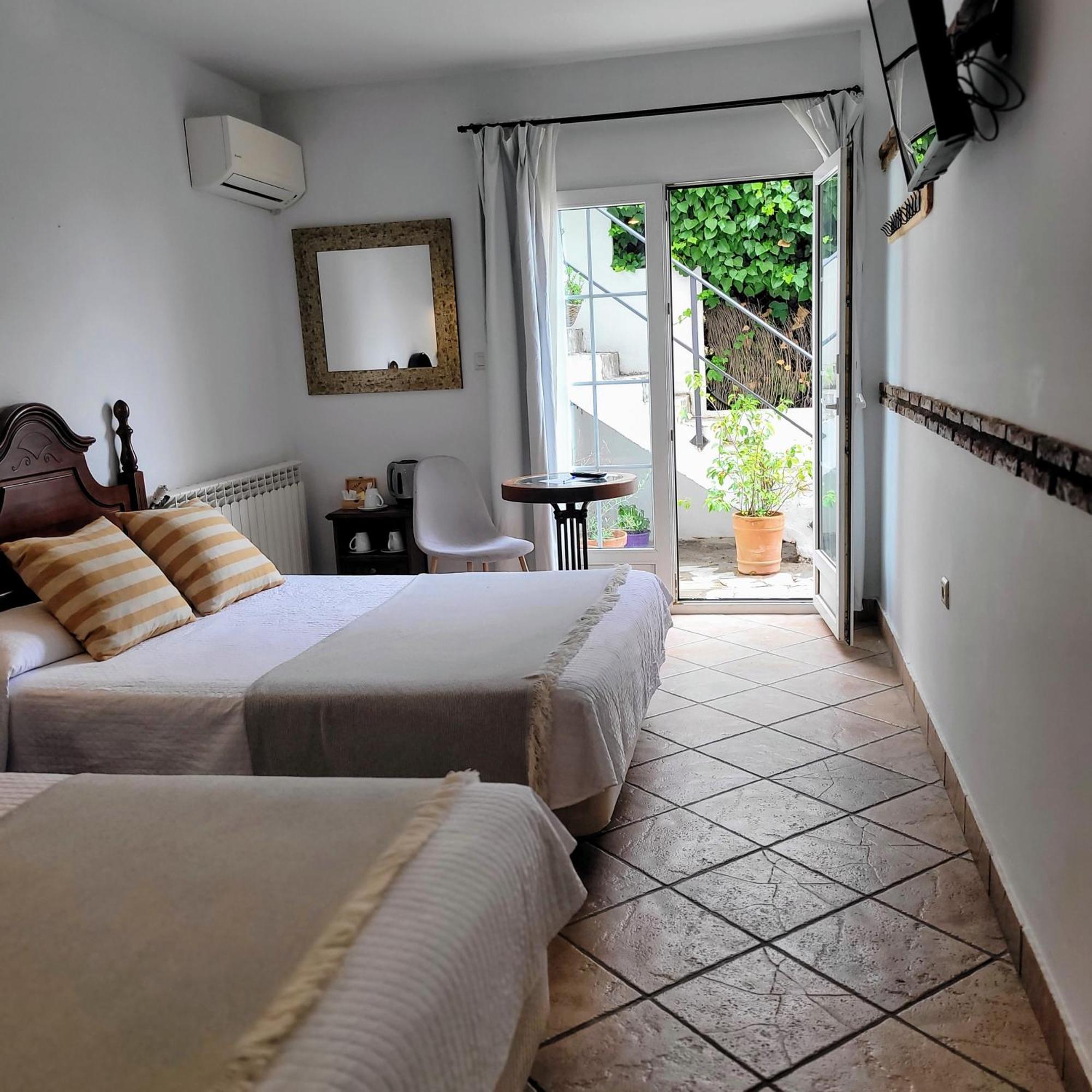 Hotel El Balcon De Las Nieves ลาซูเบีย ภายนอก รูปภาพ